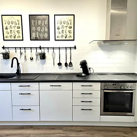 Wieapart - Ruhig Im Gruenen, Parkplatz, Zw. Dus/cgn * Leverkusen