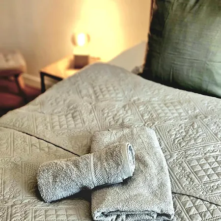 Wieapart - Ruhig Im Gruenen, Parkplatz, Zw. Dus/cgn *