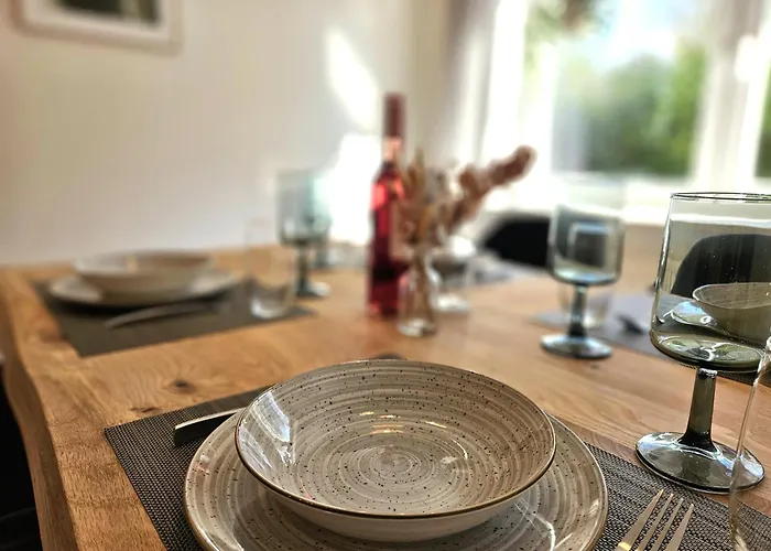 Wieapart - Ruhig Im Gruenen, Parkplatz, Zw. Dus/cgn *