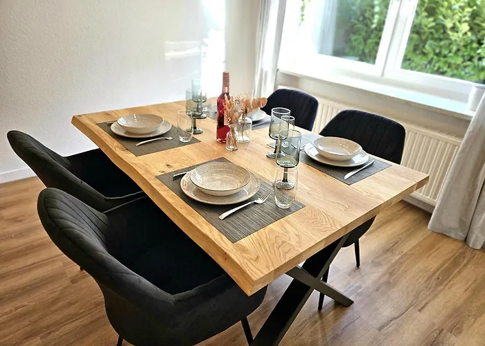 Wieapart - Ruhig Im Gruenen, Parkplatz, Zw. Dus/cgn